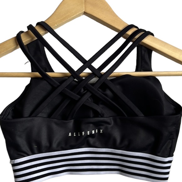ALLFENIX Kendall Strappy Striped Band Sports Bra Size XS - Picture 5 of 7